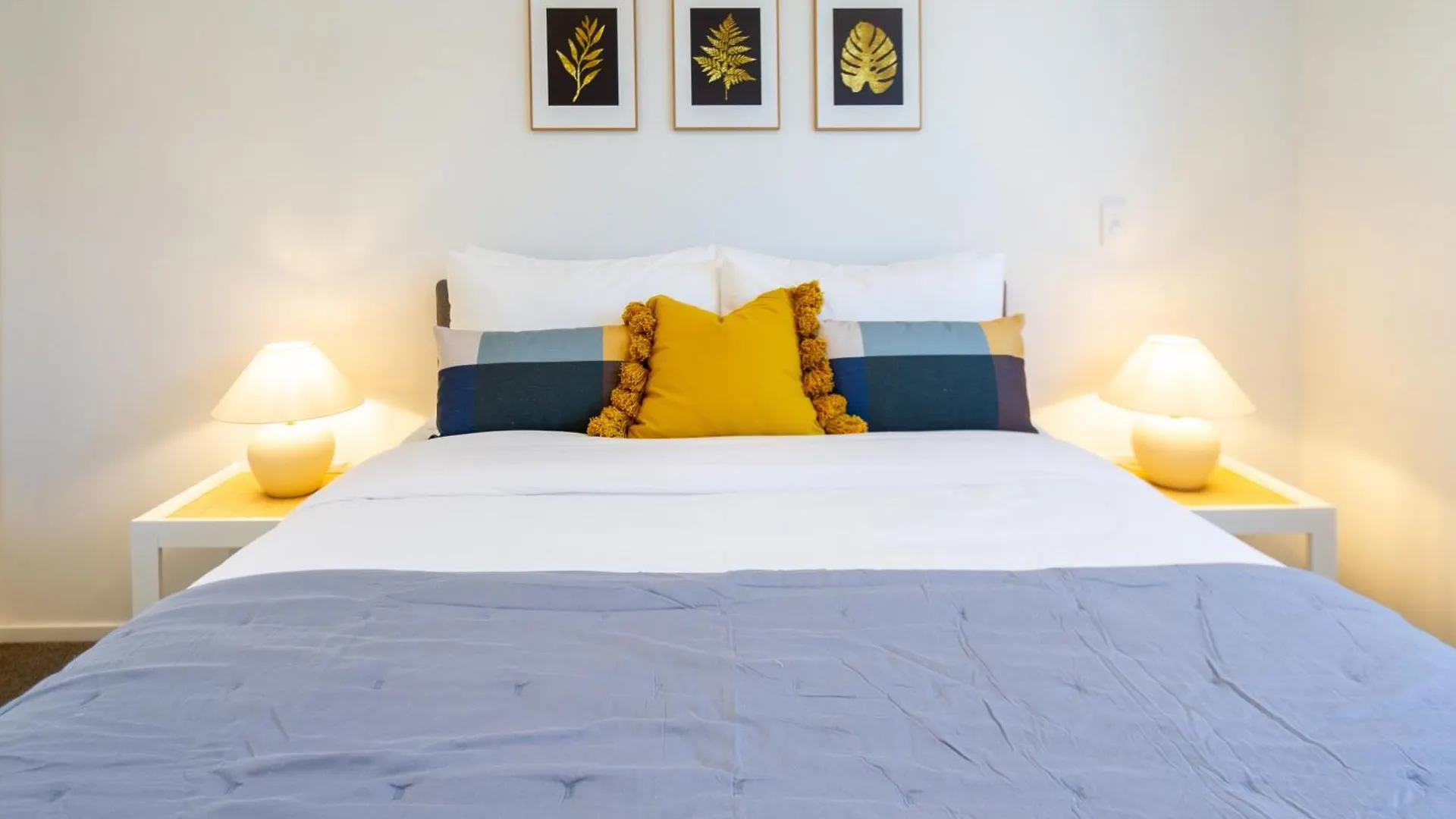 Walk To Central City 2 Bed 2 Bath. Madras Street Christchurch New Zealand